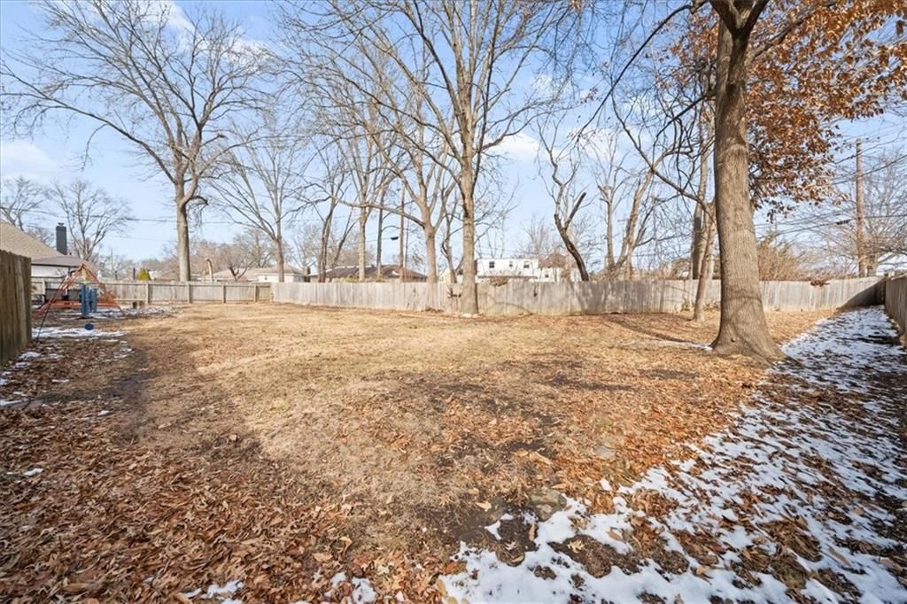 1404 SW Charleston Avenue — photo 28