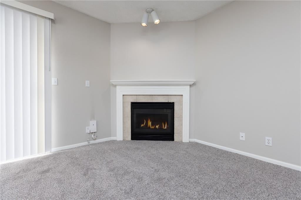 8042 N Elmwood Avenue — photo 13