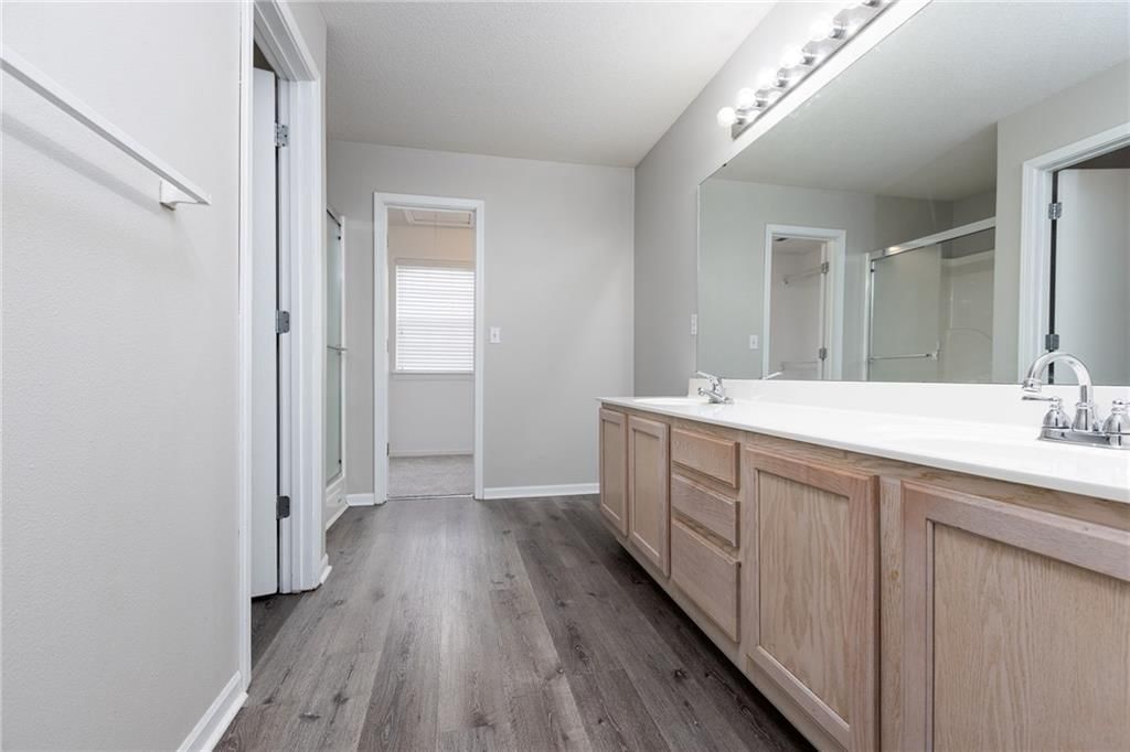 8042 N Elmwood Avenue — photo 19