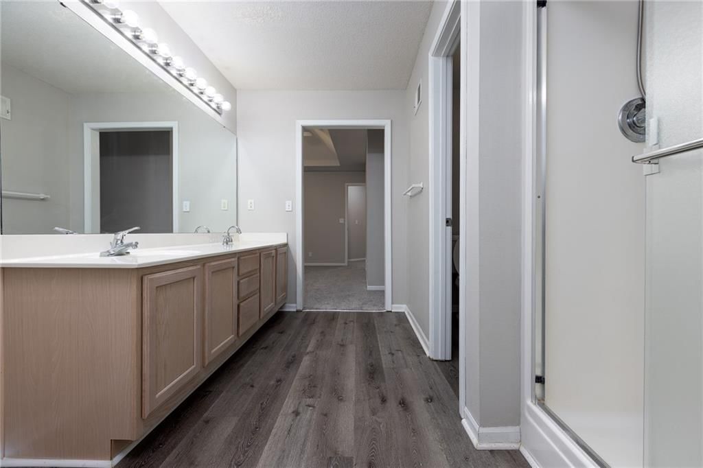 8042 N Elmwood Avenue — photo 20