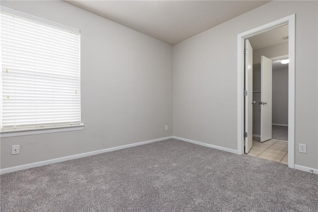 8042 N Elmwood Avenue — photo 22