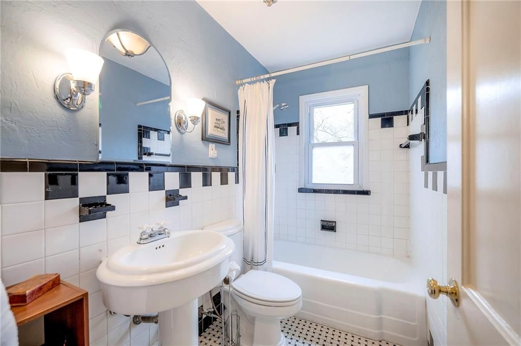 806 W Red Bridge Road — photo 18