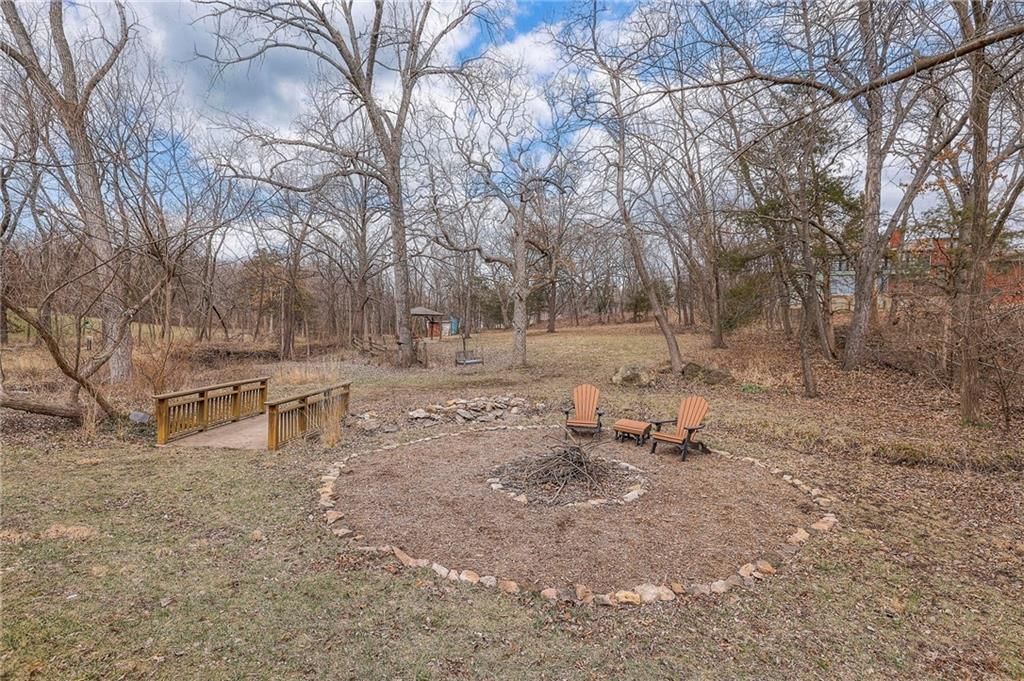 806 W Red Bridge Road — photo 36