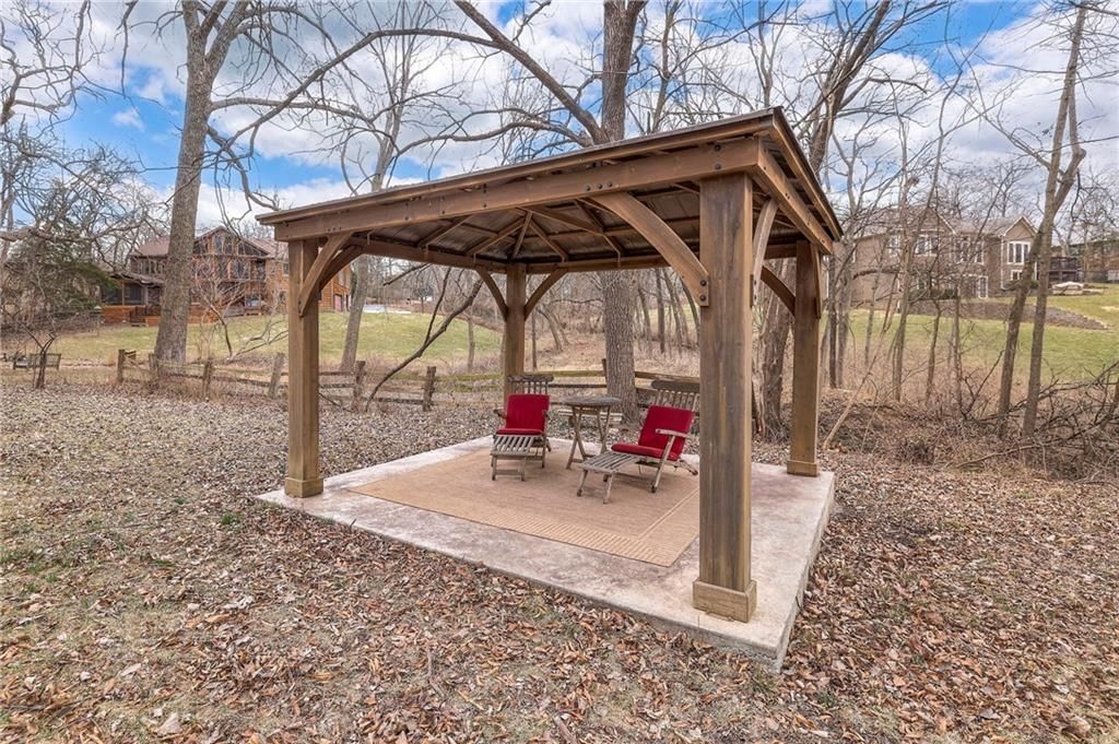 806 W Red Bridge Road — photo 43