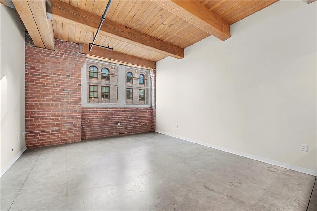 712 Broadway Boulevard — photo 2