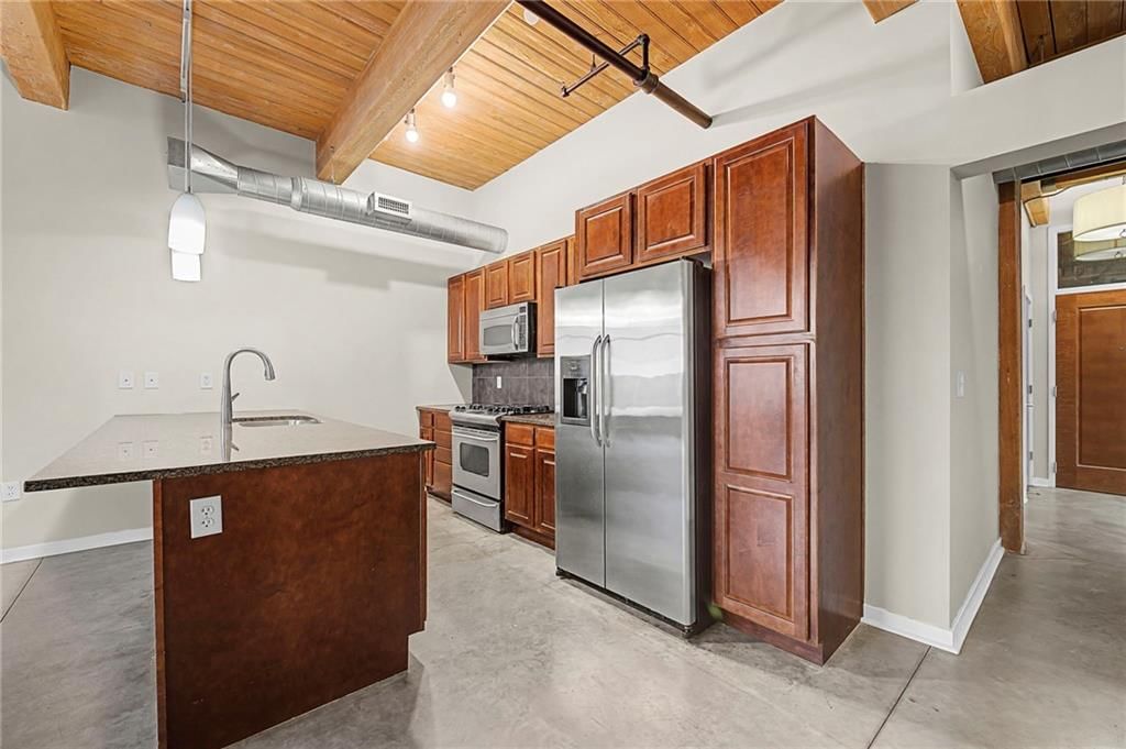 712 Broadway Boulevard — photo 21