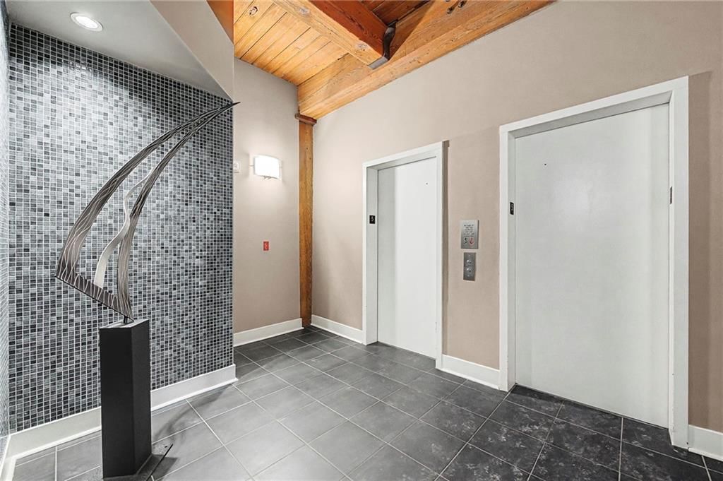 712 Broadway Boulevard — photo 25