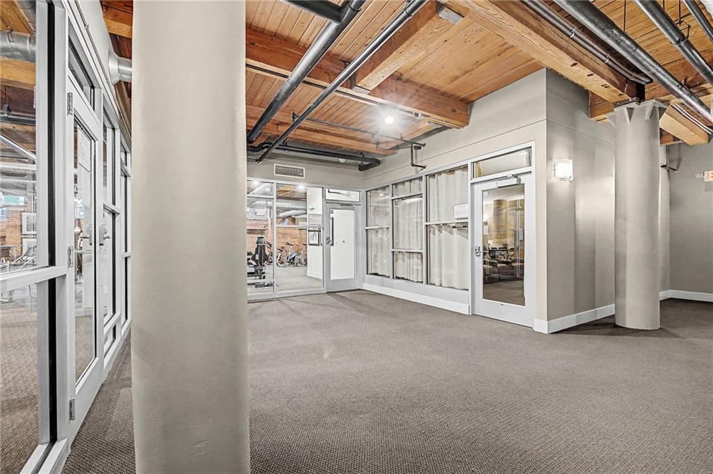 712 Broadway Boulevard — photo 29