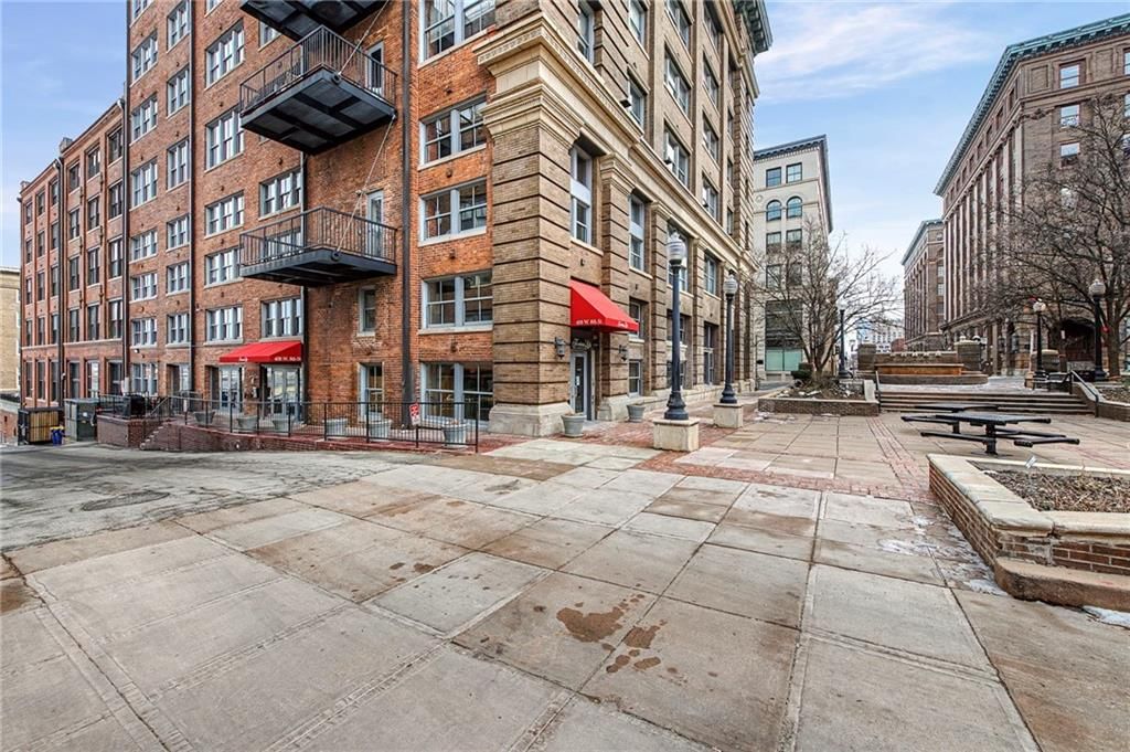 712 Broadway Boulevard — photo 49