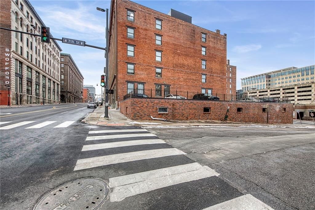 712 Broadway Boulevard — photo 52