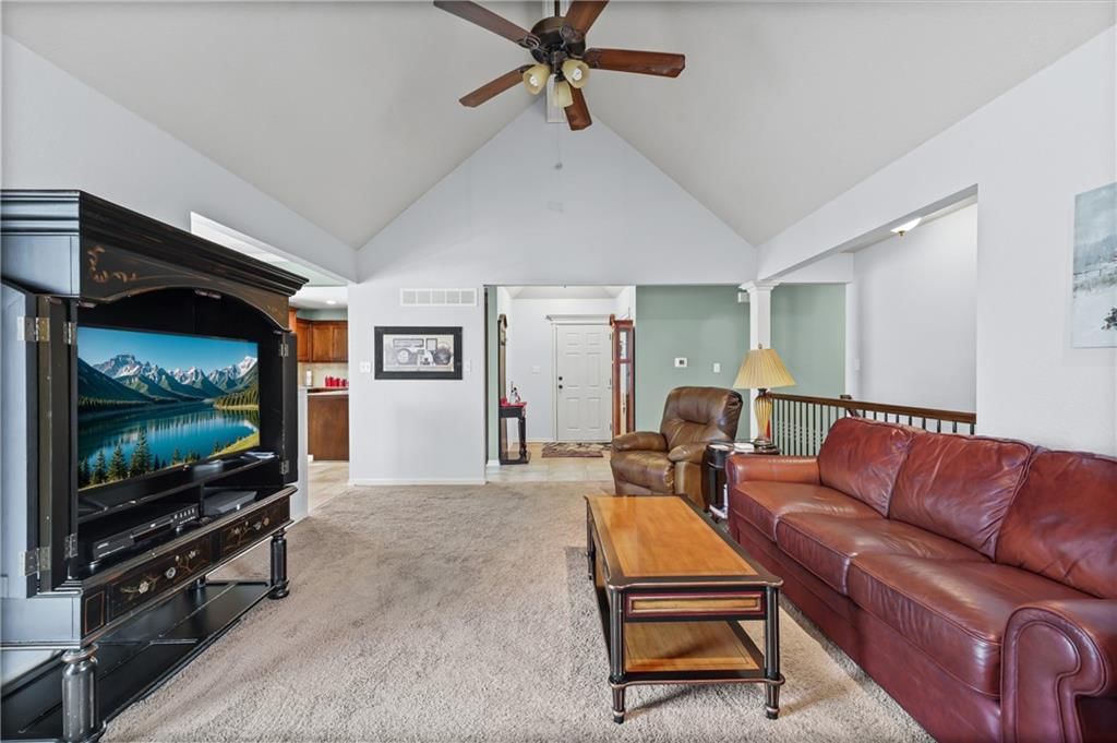 2401 NW LONDON Drive — photo 4