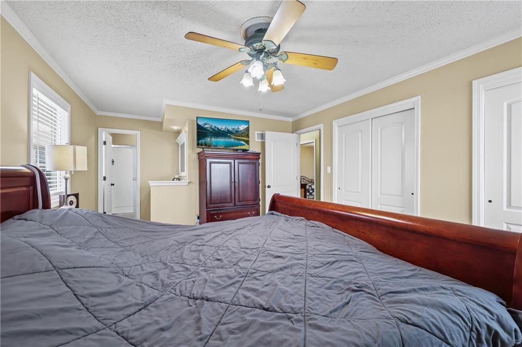 2401 NW LONDON Drive — photo 15