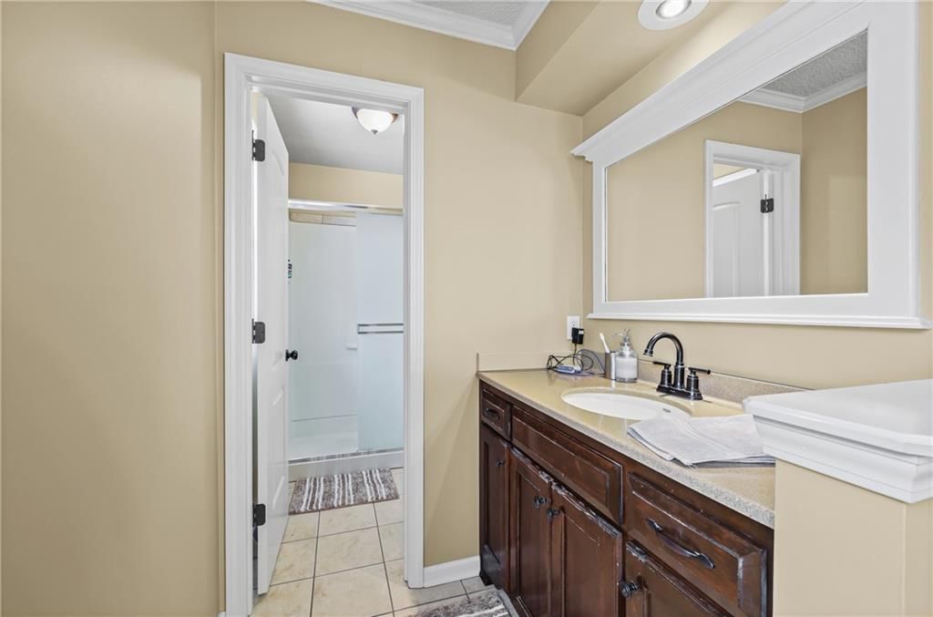 2401 NW LONDON Drive — photo 17