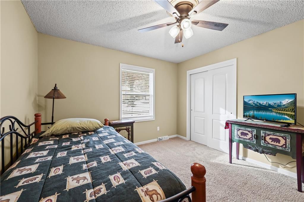 2401 NW LONDON Drive — photo 19