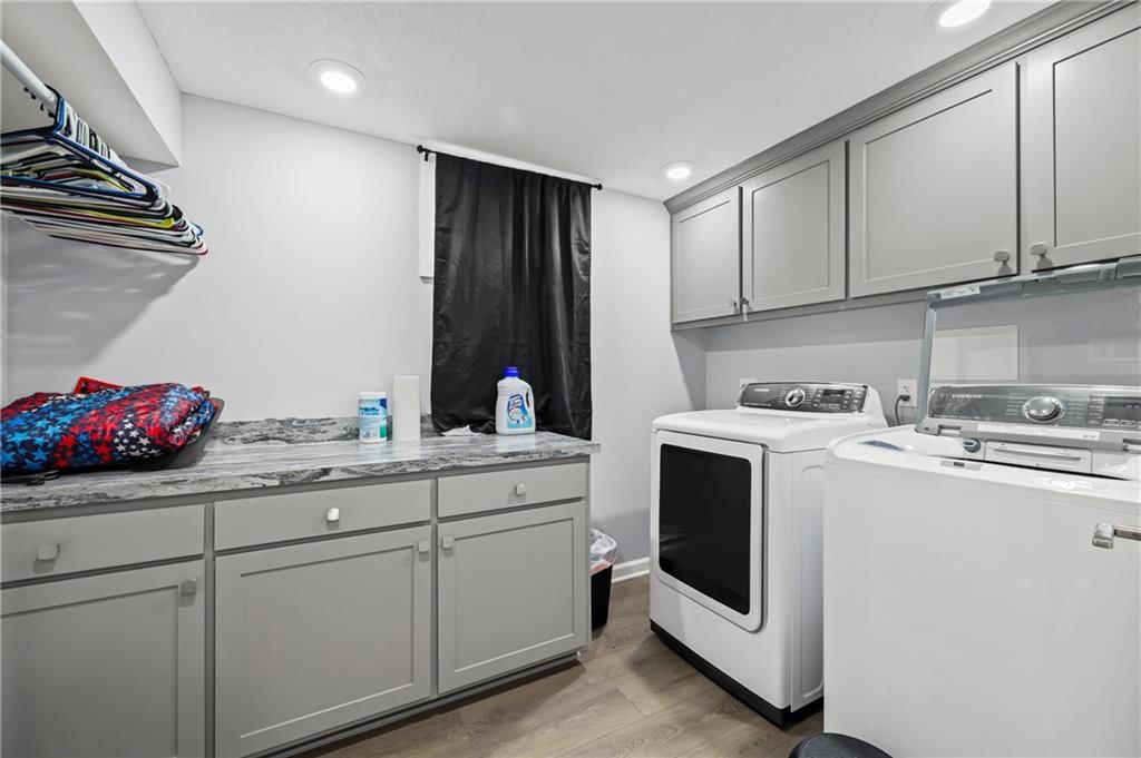 2401 NW LONDON Drive — photo 26