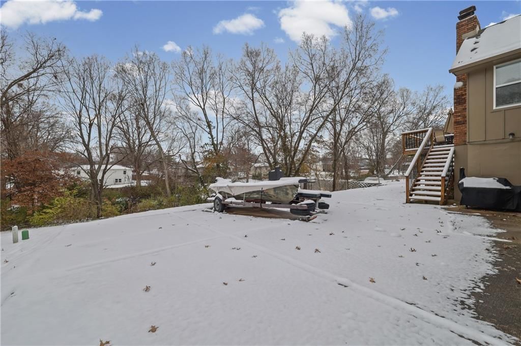2401 NW LONDON Drive — photo 29