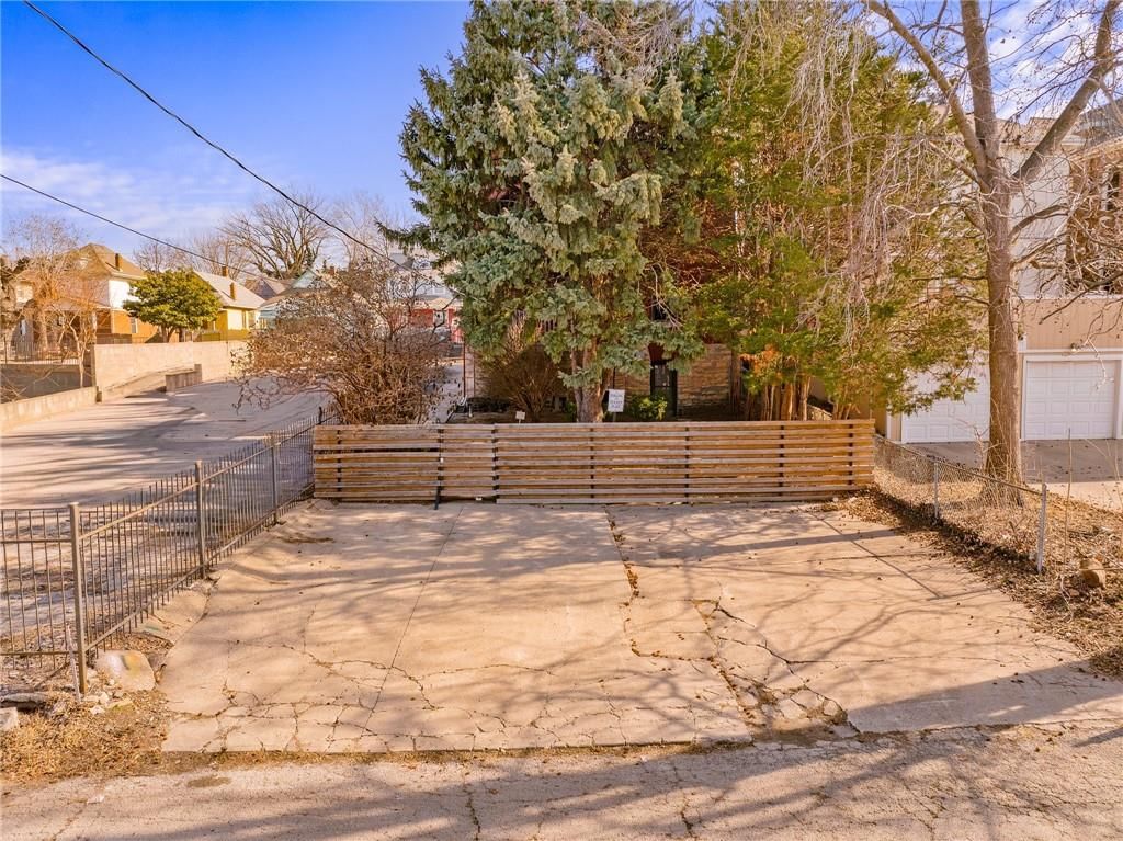 2538 Holmes Street — photo 42