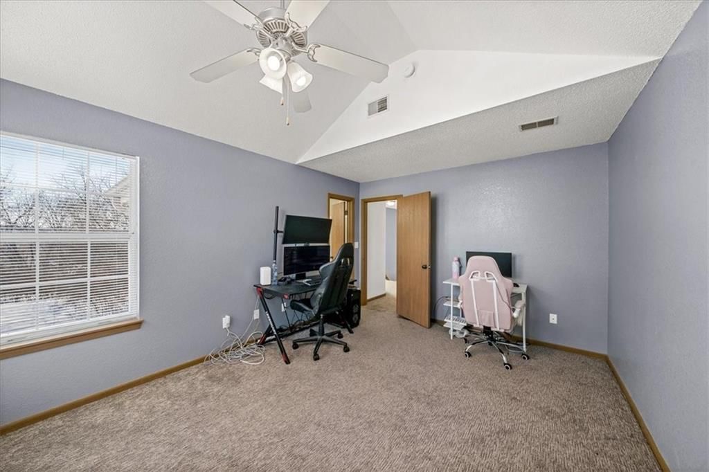 1203 NW Hidden Ridge Circle — photo 12