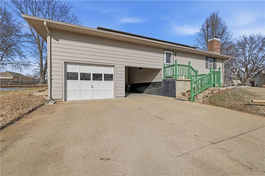 3406 S Stewart Avenue — photo 30