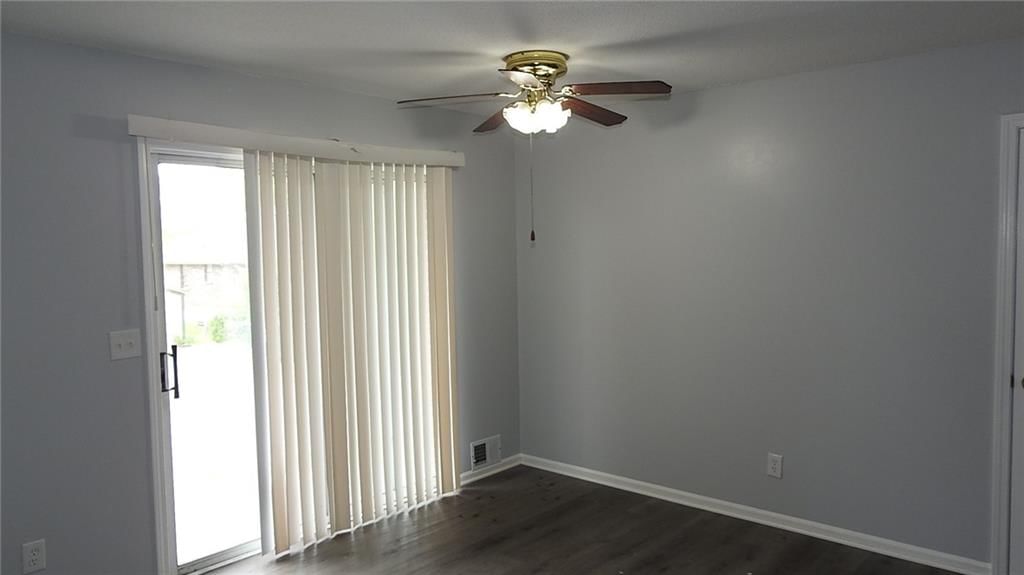 7141 STERLING Avenue — photo 3