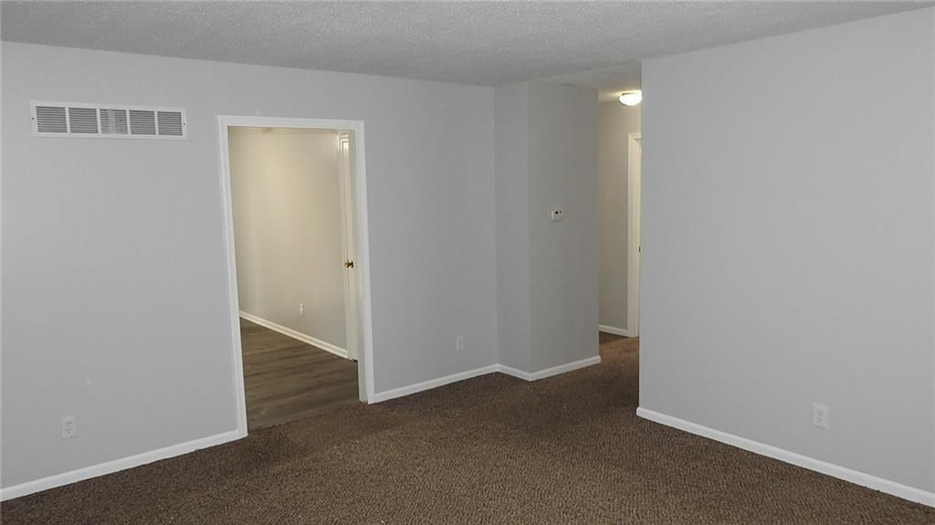 7141 STERLING Avenue — photo 6
