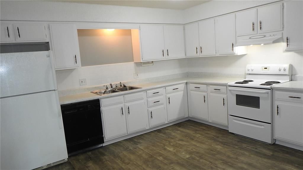 7141 STERLING Avenue — photo 16