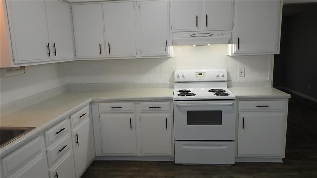 7141 STERLING Avenue — photo 17