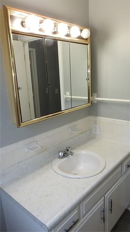7141 STERLING Avenue — photo 21