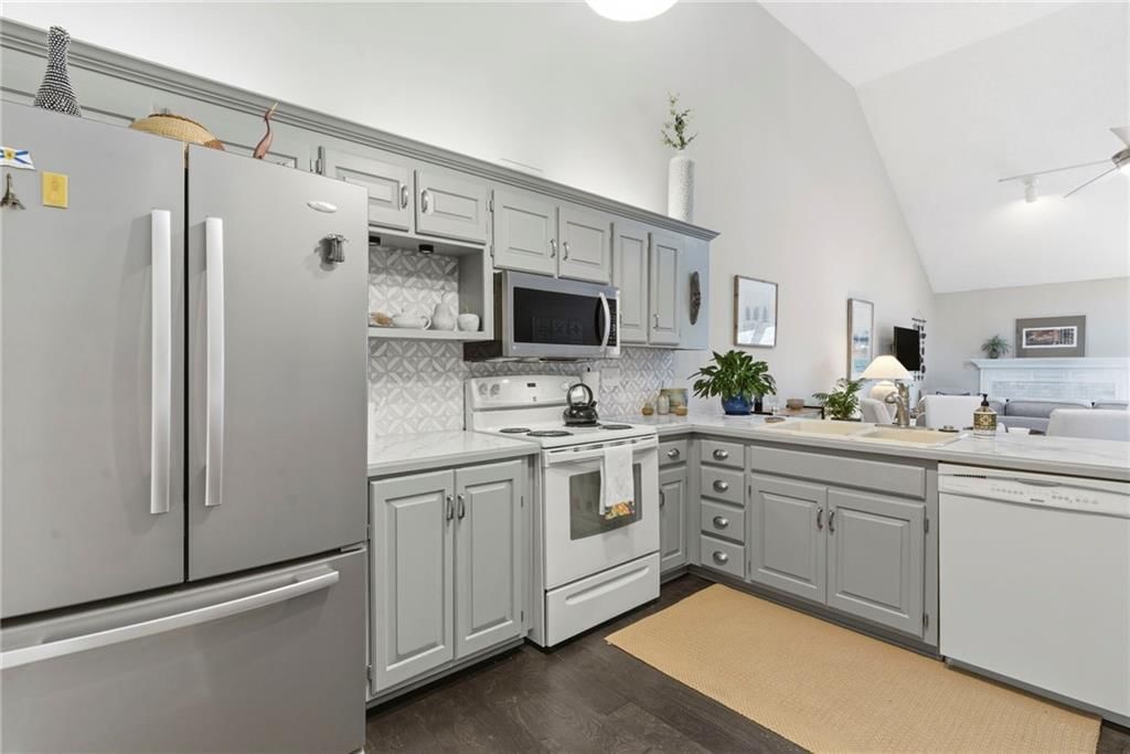 3011 Cedar Crest Drive — photo 4
