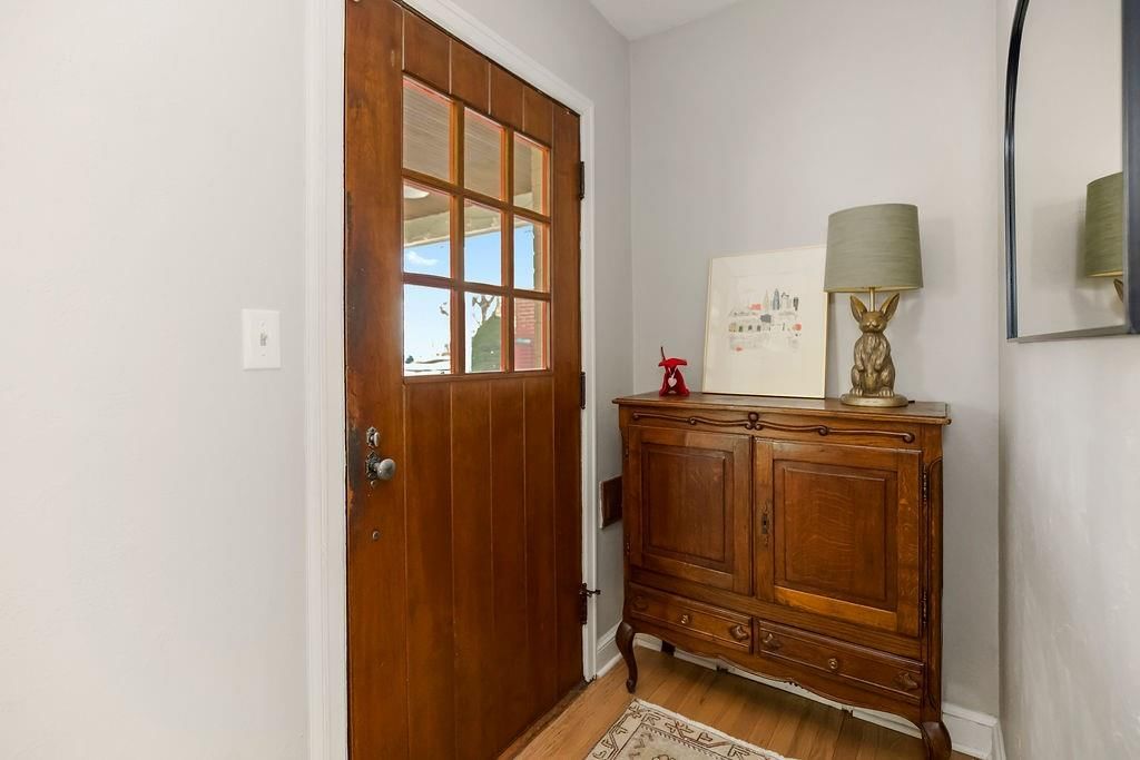 207 E 73rd Terrace — photo 5