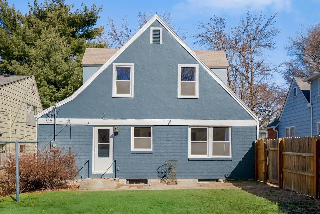207 E 73rd Terrace — photo 27