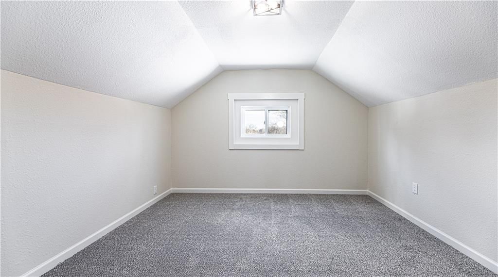 808 NE Russell Road — photo 18