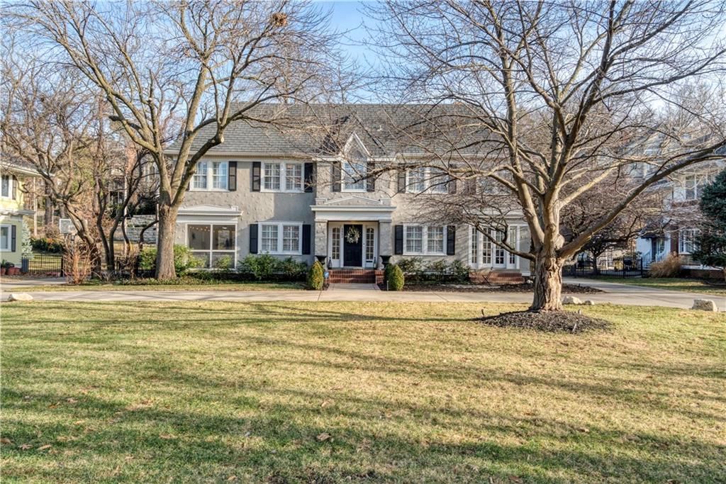 4983 Ward Parkway, Kansas City, MO