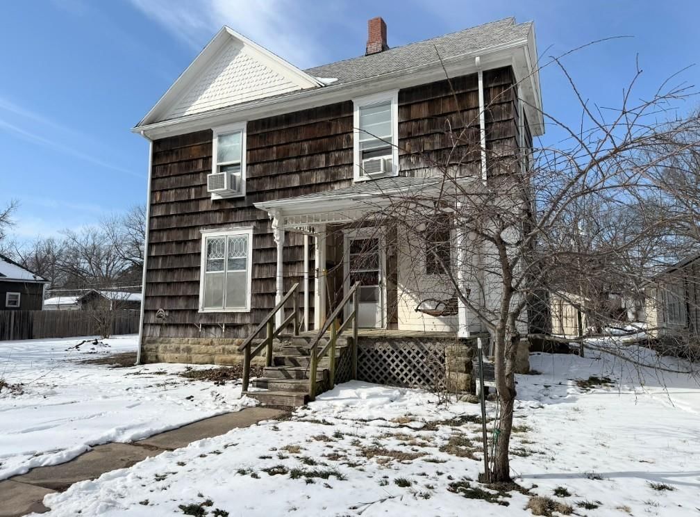 206 S 4TH Street — photo 4