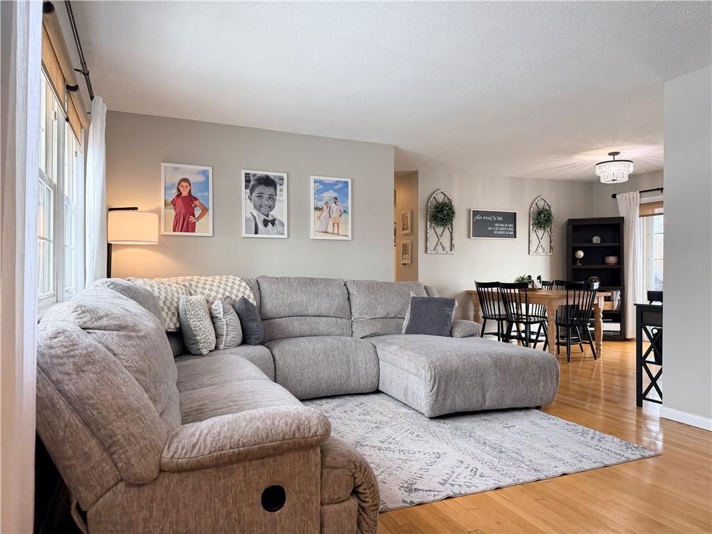 414 Town and Country Lane — photo 3