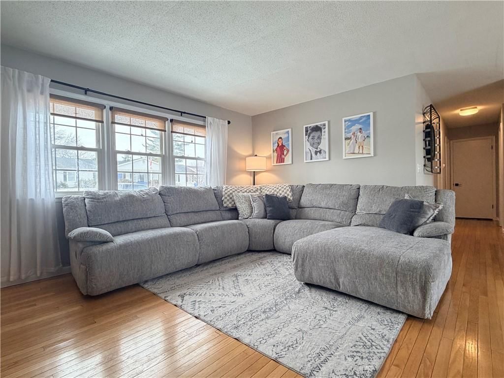 414 Town and Country Lane — photo 4