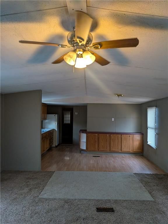 203 W 4th Street — photo 3