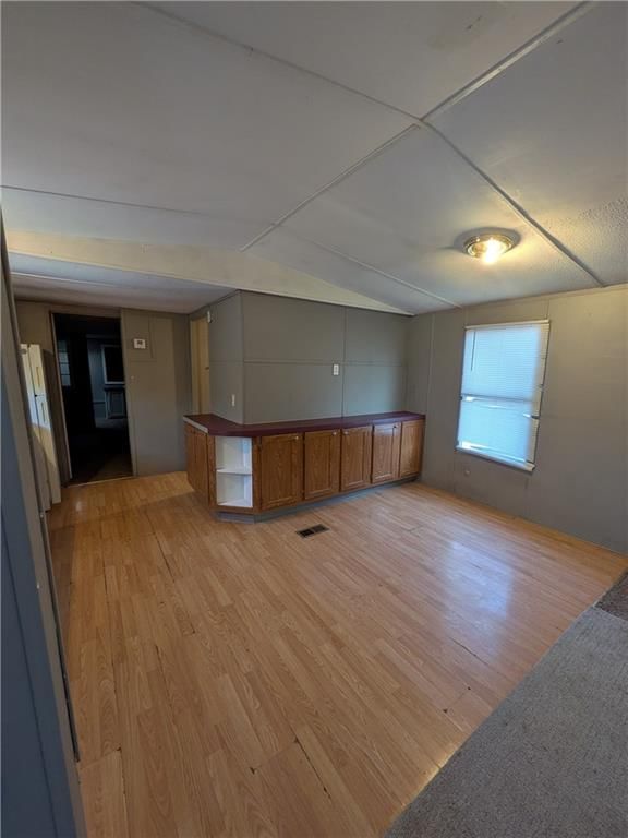 203 W 4th Street — photo 4