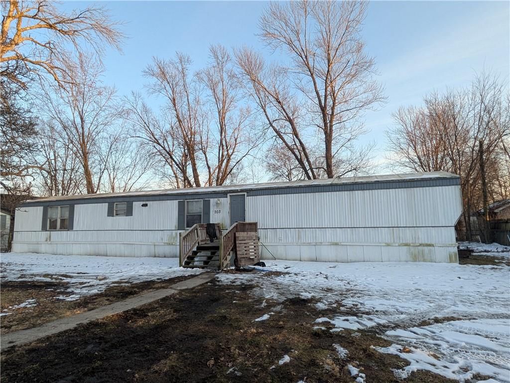 203 W 4th Street — photo 15
