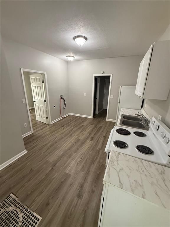 3318 E 24th Street — photo 9