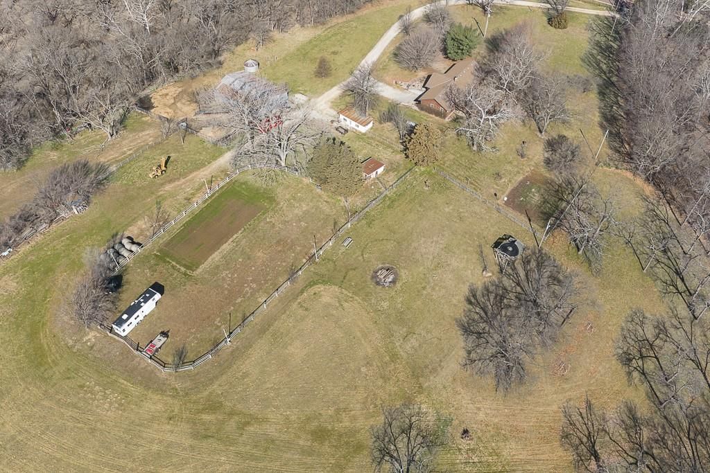 16551 Hollingsworth Road — photo 32