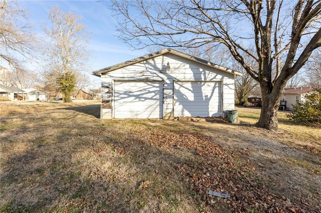 213 S Pine Street — photo 10