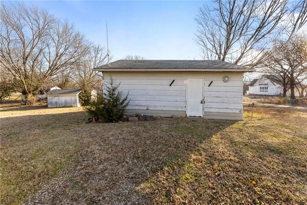 213 S Pine Street — photo 11