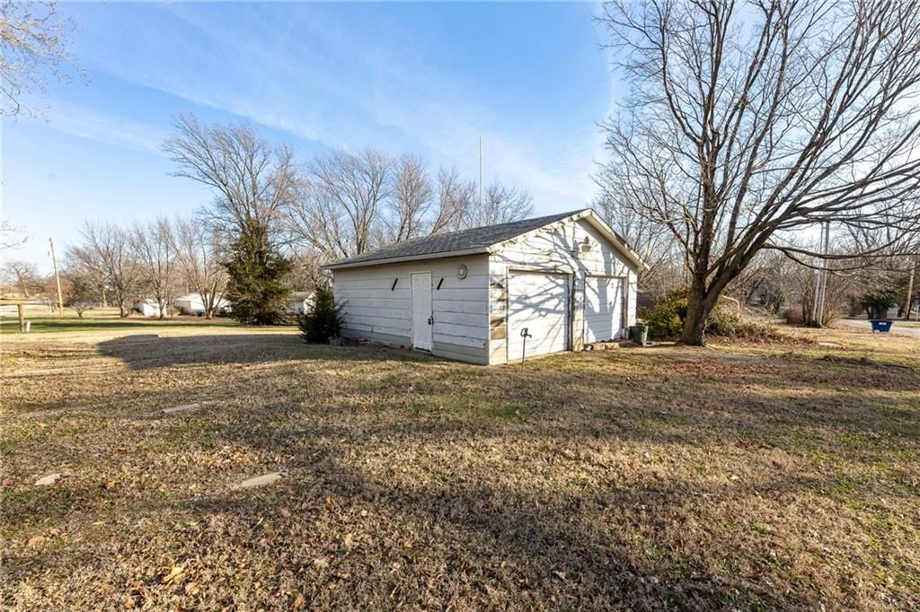 213 S Pine Street — photo 12