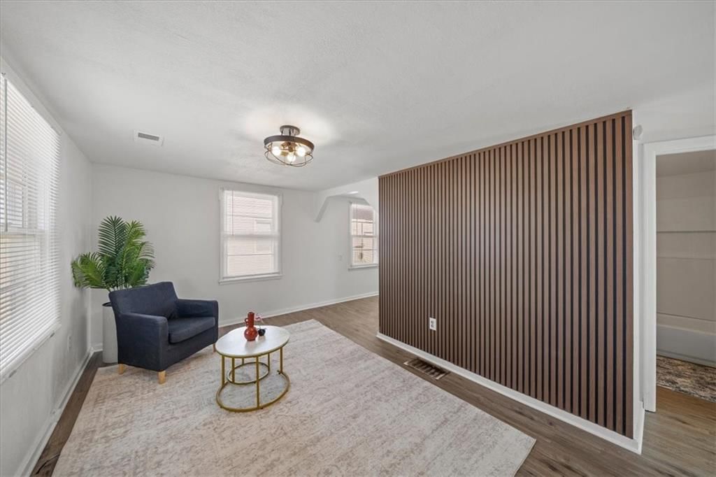 728 S Kansas Avenue — photo 2