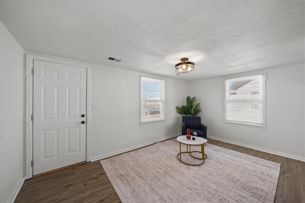 728 S Kansas Avenue — photo 3
