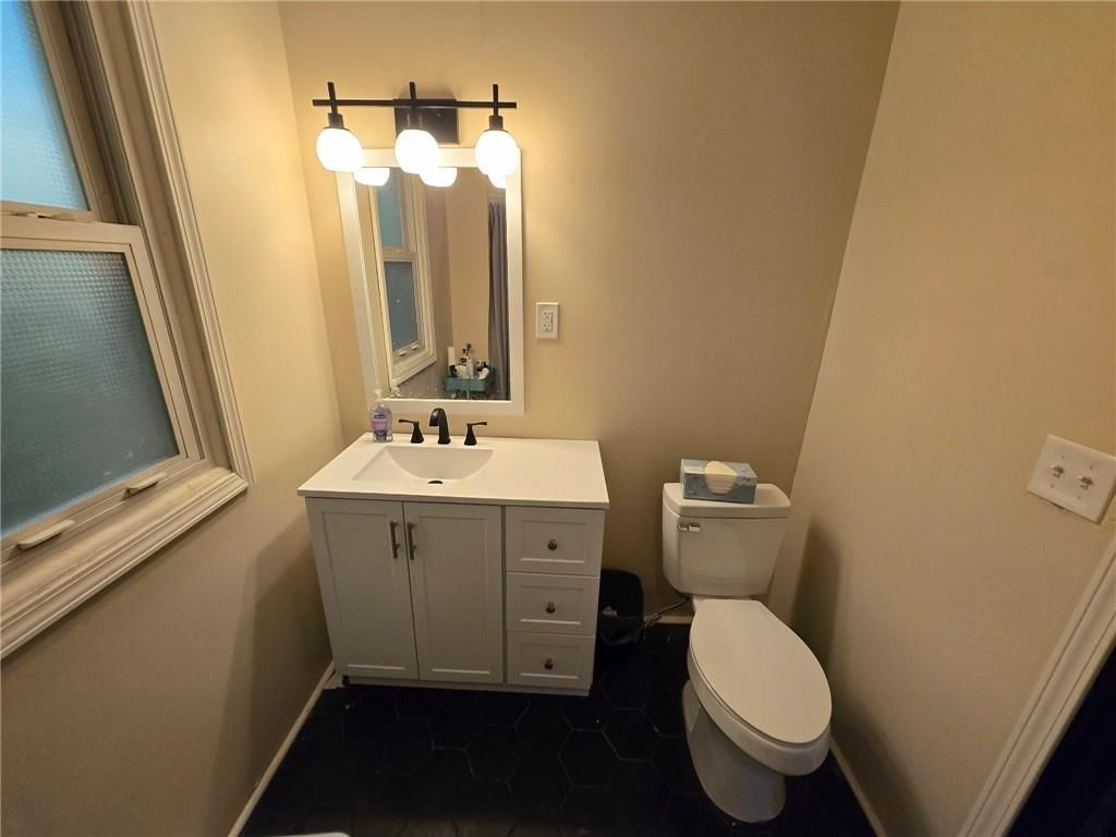 307 White Avenue — photo 17