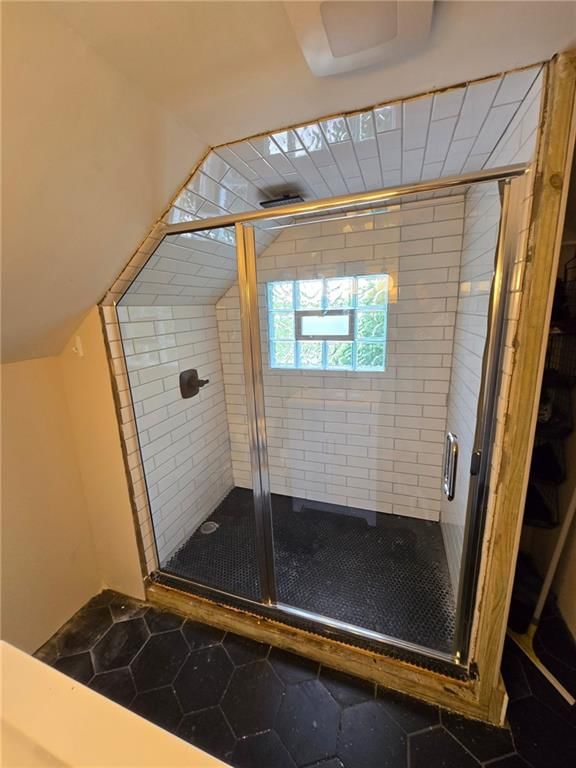 307 White Avenue — photo 25