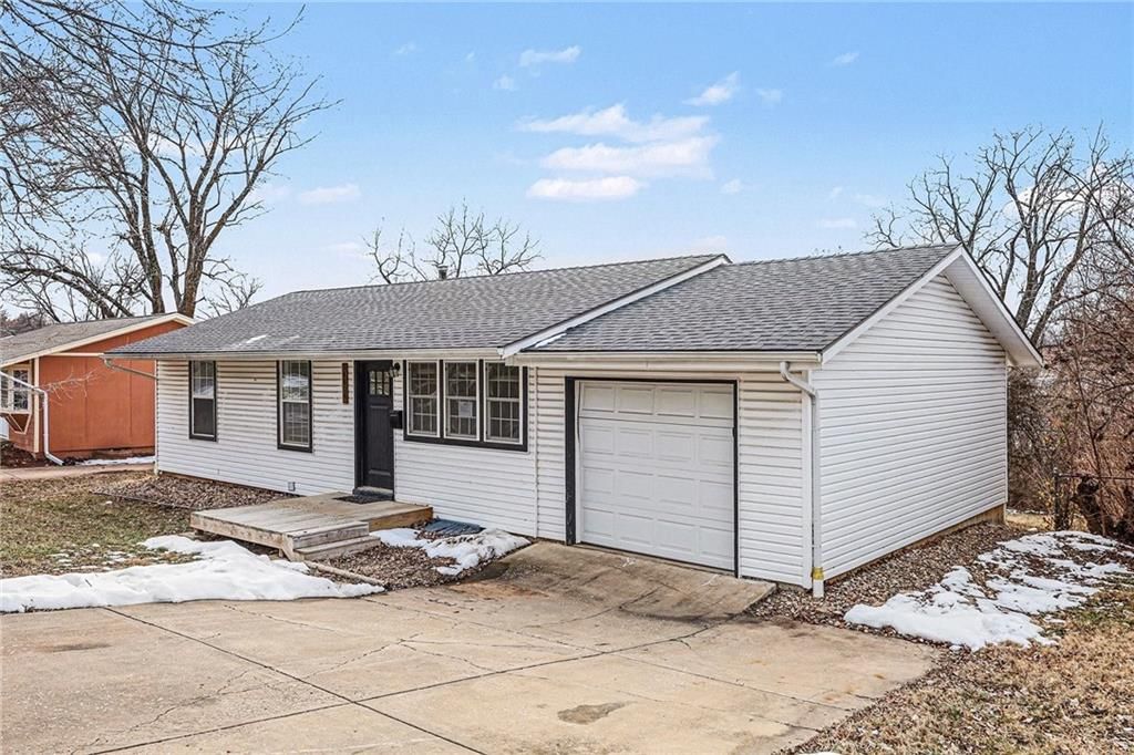 14804 Bellaire Avenue — photo 3