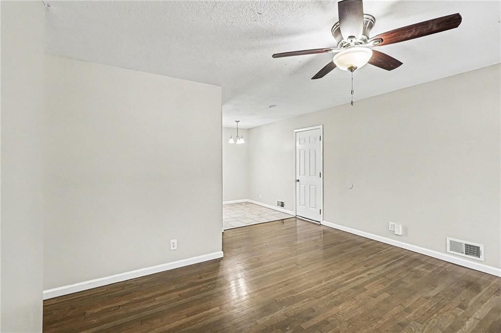 14804 Bellaire Avenue — photo 5